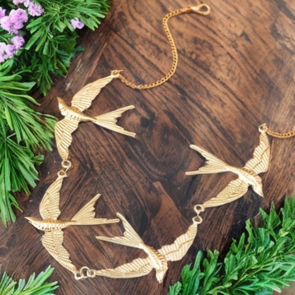 ANTHROPOLOGIE GOLDEN DOVE NECKLACE - Picture 4 of 4